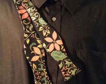 Freestyle Metallic Christmas Bow Tie