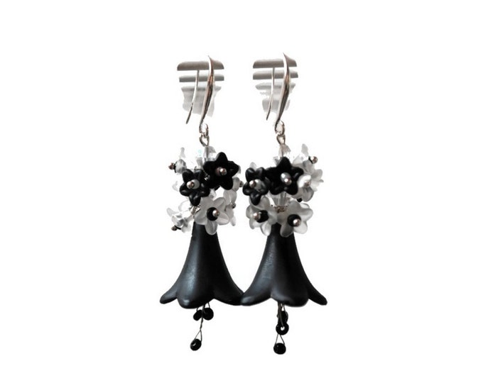 flower earrings, trumpet flower earrings, black earrings, white flower earrings, black and white flower earrings, Christmas gift