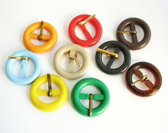 Small belt buckles in different colours, Vintage Plastic Buckles from 1960s, Buy one or all of them, unused!!