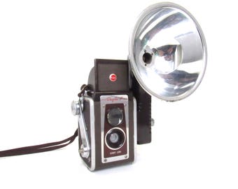 1950s Kodak Duaflex IV Camera With Flash Outfit - Brown
