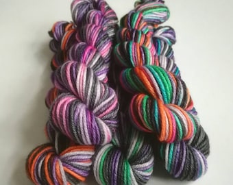 Hand dyed yarn mini skeins. 5 x 20g Witches Brew sets. Variegated superwash merino double knit crazy 8 DK. Knitting. Crochet. Black, purple.