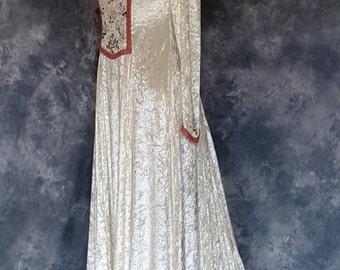 Renaissance Gown,Medieval Gown,Elvish Dress,Wedding Gown,Custom Made,Hand Fasting Dress,Robe Medievale,Robe Elfique,Embroidered Dress,Rose