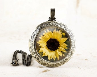 Sunflower Locket - Yellow Flower Photo Locket, Summer Flower Jewelry, Sun Flower Locket Necklace, Garden Flower Necklace, Botanical Necklace