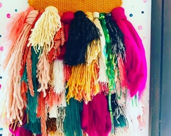 Colorful// Weaving // Texture // Tapestry // Fringe// Wall Hanging