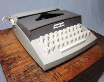 Working Marx Deluxe 300 Typewriter in Original Box!