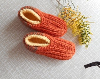 Toddlers slippers or house shoes, Size C fit child's foot 5.5 - 6inches (14-16cm ) long.2 interchangeable layers of DK wool. Extra warm.