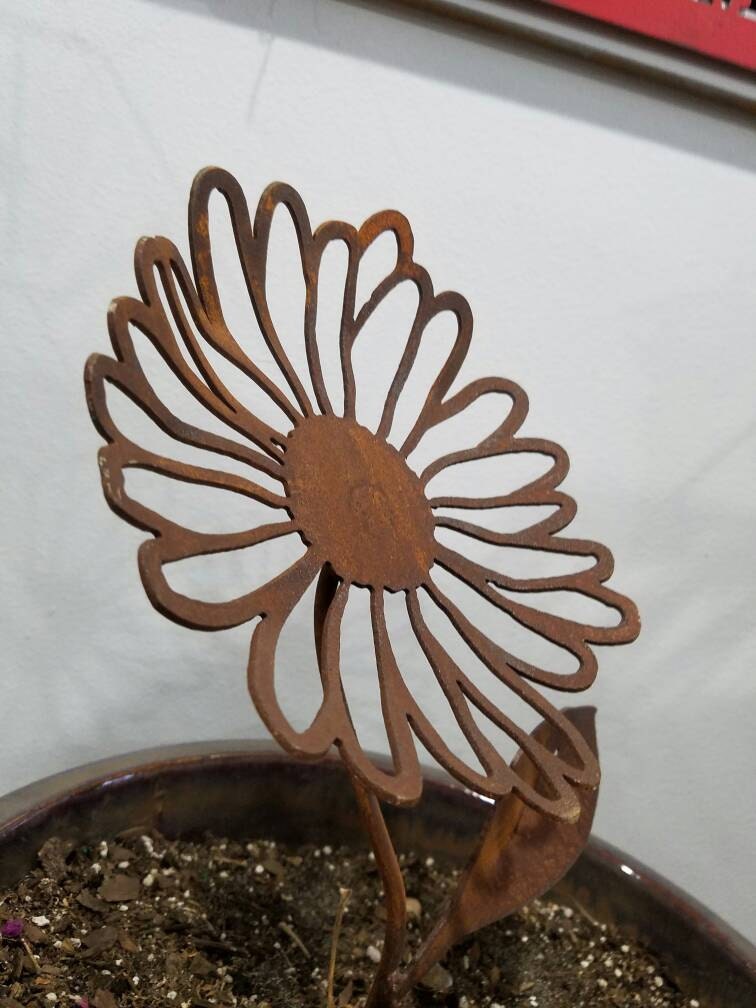 Rusty Metal Daisy Flower Stake Rustic Set Of Rusty Metal Daisy Flower Stake Rustic Set Of