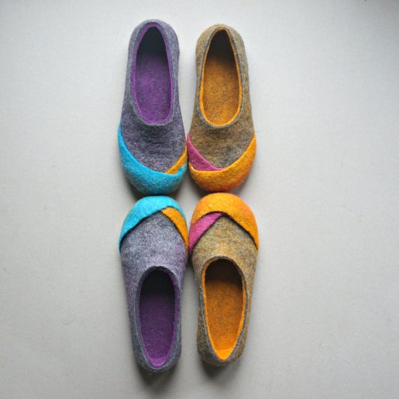 Women wool felt  slippers  felted home  shoes felt  slippers 