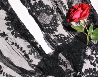 Spanish Mantilla Black Lace 1950's