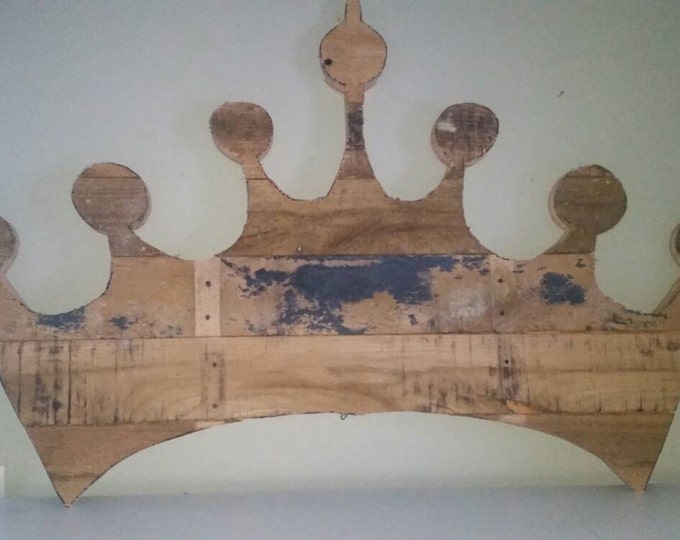 Princess crown. Pallet art.wall decor. Distressed wood . reclaimed wood. gold/white/pink