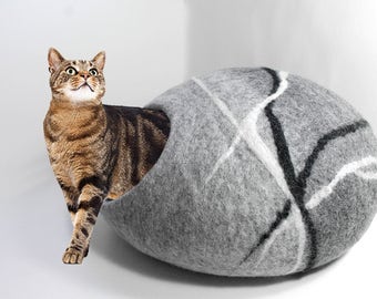 Felted Wool cat cave in grey and darker grey, pebble design, 100% natural eco friendly pet house, wool felted cat cocoon, cat bed house