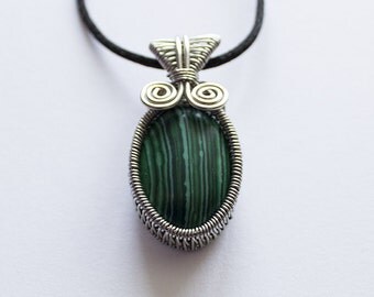 Malachite Pendant | Wirework Cabochon Pendant
