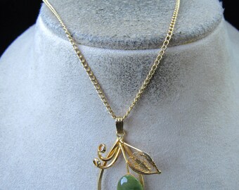 Vintage Goldtone Green Jade Floral Pendant Necklace