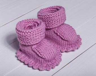 Hand knit booties Pink baby booties Baby girl booties Baby shower gift Baby booties Newborn booties Shower gift Baby shower Hand knit gift