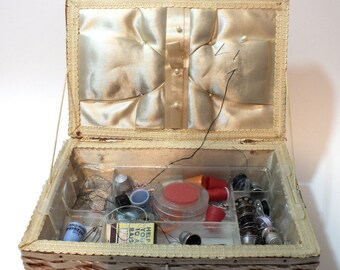 Vintage Small Sewing Box Woven Design Sewing Notions Lined Interior Plastic Tray