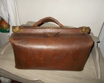 Authentic Traditional French Vintage Gladstone Doctor’s Bag Large Brown Leather Bag, Sac de Medecin, Steam Punk Bag.