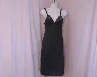 Black full Slip, Vintage full Slip, Vintage Lingerie, size 32