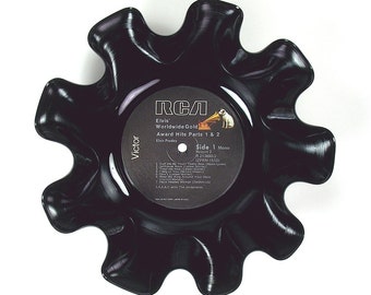 Elvis Presley Vinyl Record Bowl Vintage LP Album 1974 (Elvis’ Worldwide Gold Award Hits) Black RCA Label with Dog