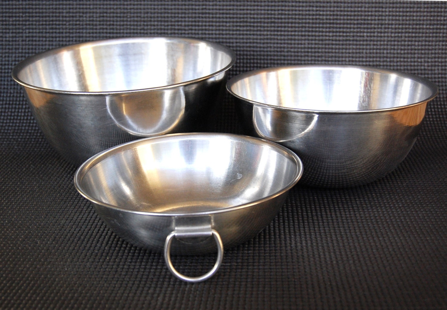 Lot of 3 Vintage EKCO Eterna Stainless Steel Mixing Bowls 1 Quart 2 ... Lot of 3 Vintage EKCO Eterna Stainless Steel Mixing Bowls 1 Quart 2 ...