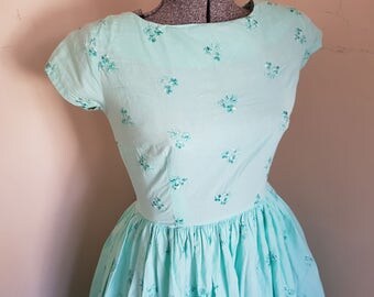 1950's Mint Green Embroidered Dress Full Skirt