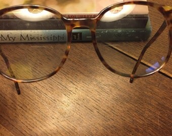 Vintage tortoise colors in optics sunglasses