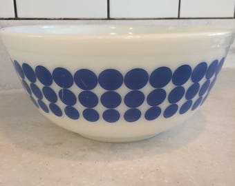 pyrex blue dot bowl/ pyrex blue polka dot bowl