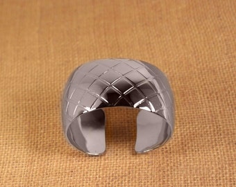 Avon Fashion Points Cuff Bracelet Silver Tone - Vintage 1986