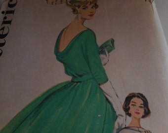 Vintage 1960's Butterick 9924 Dress Sewing Pattern, Size 14 Bust 34