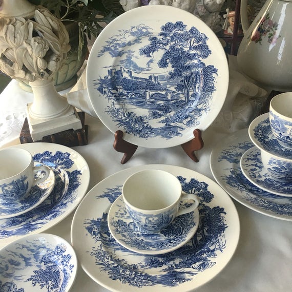 Wedgwood Counrtyside Dinnerware Set Service for 4 made in