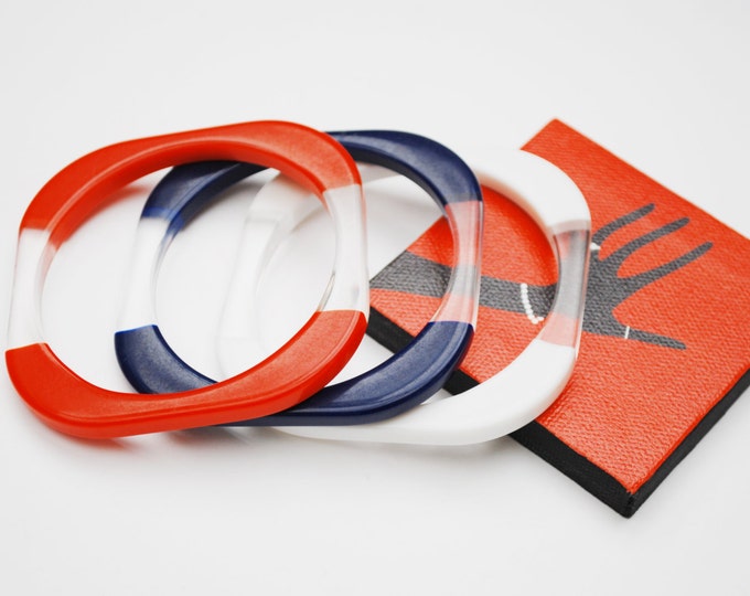 Three Lucite Bangles -Red White Blue clear - Vintage Plastic - Mod Bracelets