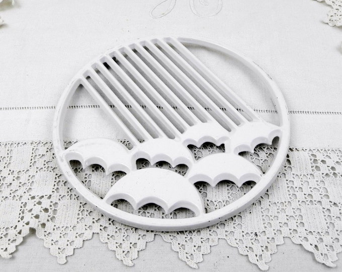 Vintage French 1970s Mid Century Cast Iron White Enamelware Decotec Trivet, Hot Plate, Heat Mat, Kitchenware, French Decor, Kitchenware