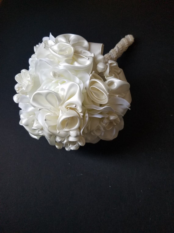 Wedding Toss Bouquet / Throw Away Bouquet