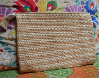 Vintage woven jute clutch 60s
