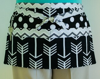 Teacher Apron, cafe waitress apron, utility apron, vendors craft daycare preschool apron, teachers gift, black & white half apron, 6 pockets