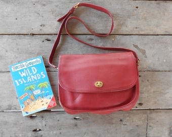 Vintage COACH Bag No.M20-9790 / Cherry Red / Messenger Bag , Crossbody , Shoulder / Medium / Authentic / Real Leather /