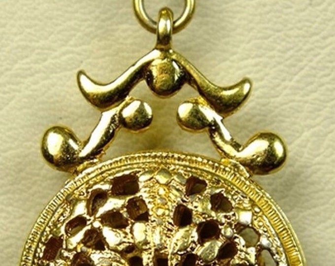 Storewide 25% Off SALE Very pretty goldtone pendant necklace features lovely Victorian style openwork pendant