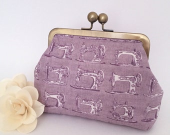 Kisslock Purse - Vintage Sewing Machine