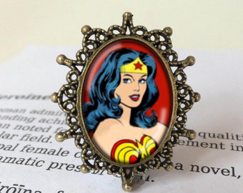 Wonder Woman Brooch - Gift For Girlfriend, Wonder Woman Pin, Heroine brooch, Wonder Woman Jewellery, Feminist Brooch, Super Hero Jewelry
