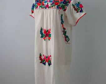 Short Dress with Hand Embroidery, Oaxacan Dress, Floral Embroidery, Mexican Dress