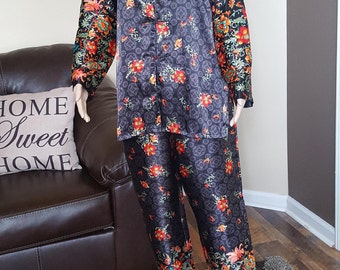 Beautiful chinese inspire Vintage 90s pajamas set size medium