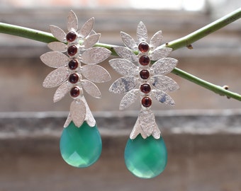 green onyx earring,garnet earring,silver earrings,sterling silver earring,92.5 silver earrings,gift earrings,long earring