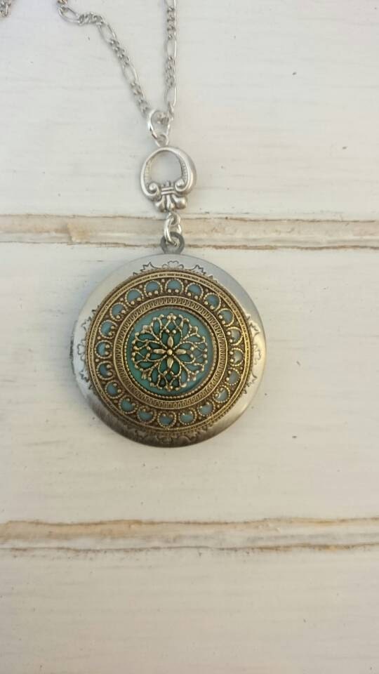 Vintage style Locket Anniversary Bride Bridesmaid gift