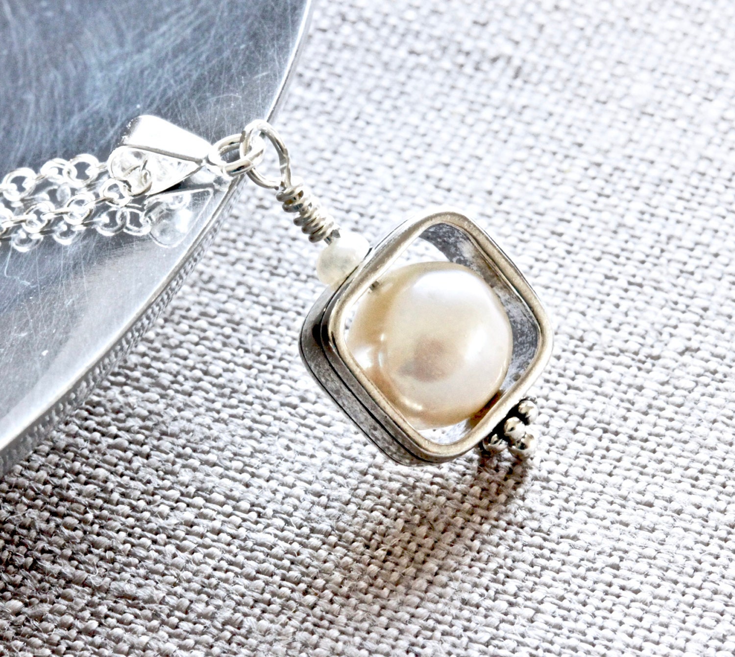 Pearl Pendant Necklace Single Pearl Necklace White Pearl