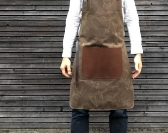 Waxed canvas and leather apron / craftsman's apron / sturdy barber's apron