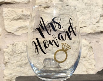 Bride Wine Glass/Future Mrs Wine Glass/Mrs Wine Glass/Bride Wine Glasses/Wedding Wine Glass/Wine Glass/Custom Wine Glass/Wedding Glasses