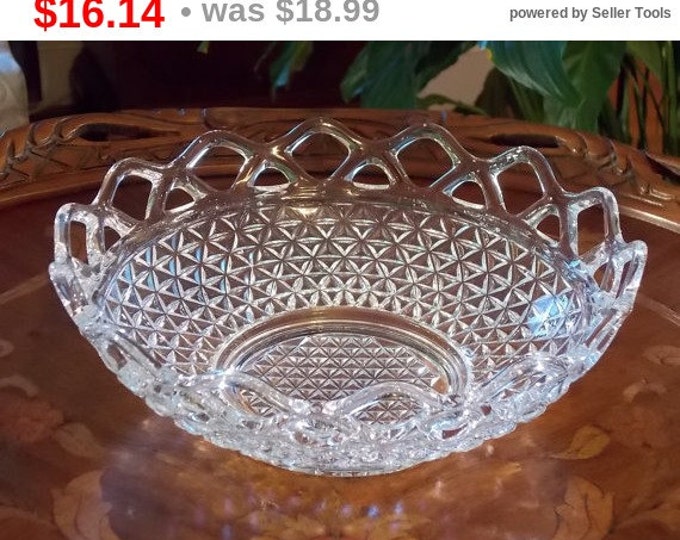 Lace Edge Imperial Bowl