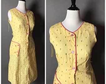 Vintage 50s dress / 1950s dress / shirtwaist dress / gingham dress / Volup dress / plus size dress / Day Dress / M5189