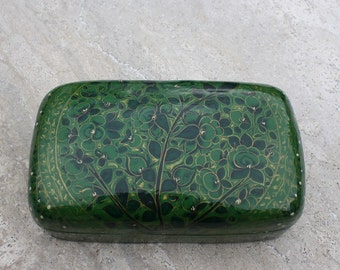 Vintage Paper Mache Green & Gold Lacquerware Trinket Box