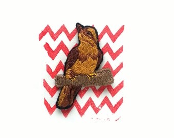 Embroidery brooch - Twin Peaks pin, Twin Peaks Brooch - Bird brooch, Bird embroidery, Bird Pin, 90s pin, tv pin