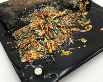Oeuvre d'art intitulée "Old money" (techniques mixtes)